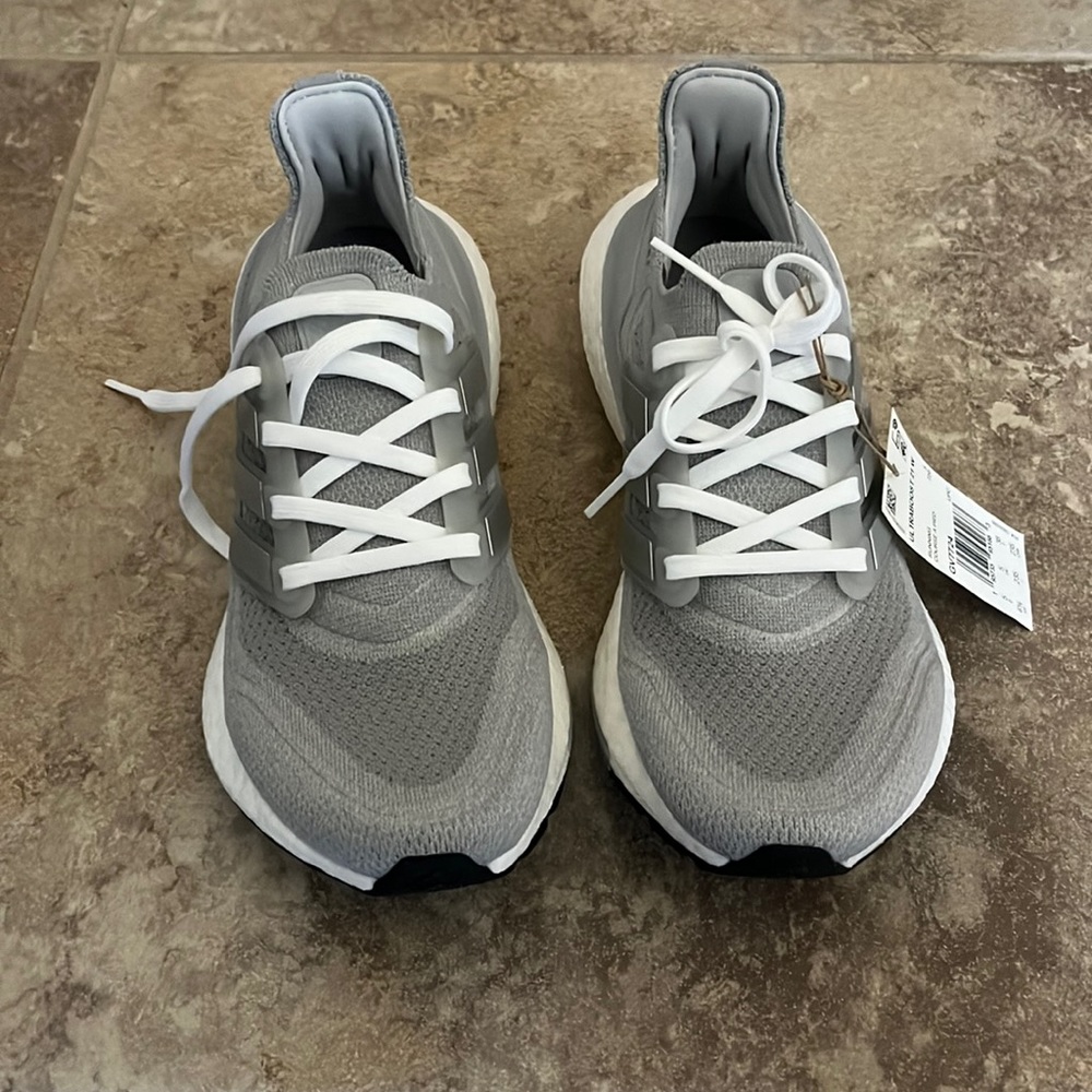 NWT Adidas Ultraboost 21 Women’s 6.5 NIB